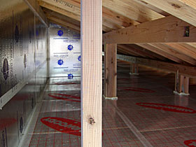 1階小屋裏遮熱板と外貼り断熱