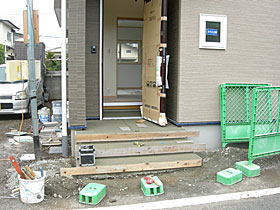 玄関ポーチタイル施工