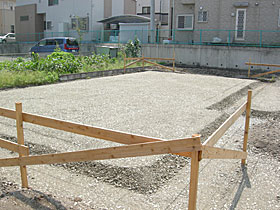 ベタ基礎砕石地業完了