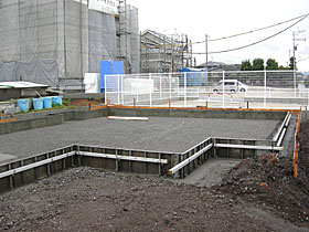 ベタ基礎砕石地業