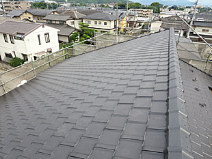 屋根防災瓦葺き