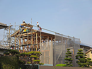 上棟4月8日
