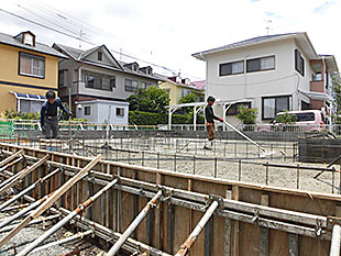 基礎ベースコンクリート打設