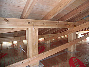 小屋裏 かすがい
