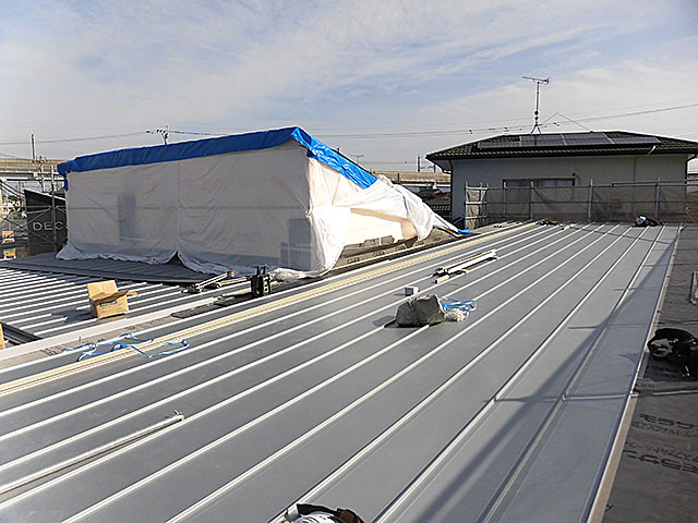 屋根 ガルバニウム鋼板立ハゼ葺き 17.5ｍ