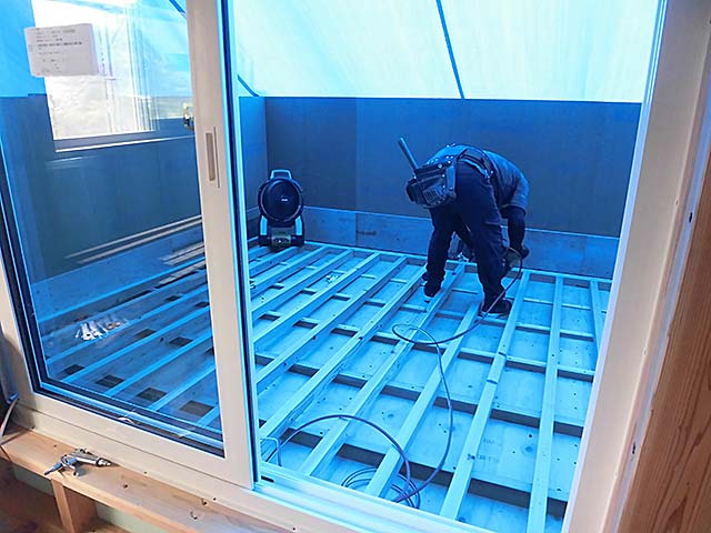 バルコニー木下地施工