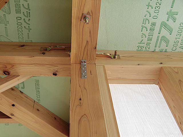 柱頭部緊結（ほ）
