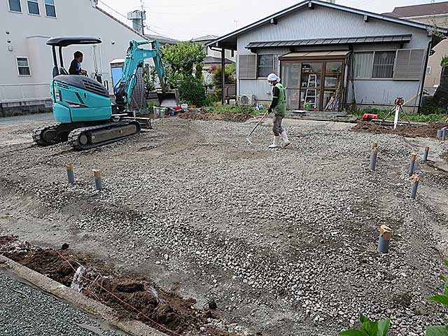 ベタ基礎砕石地業