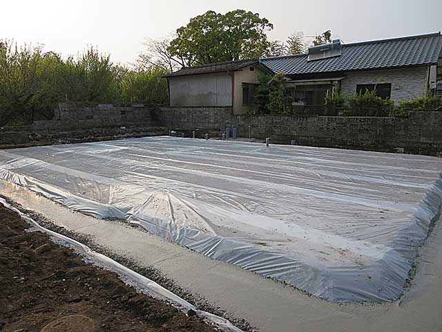 ベタ基礎防湿シート敷き