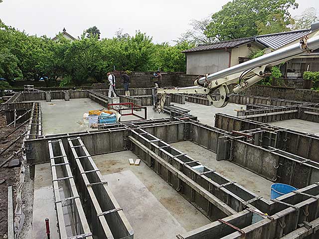 ベタ基礎立上りコンクリート打設