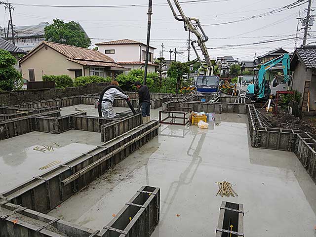 ベタ基礎コンクリートポンプ打設