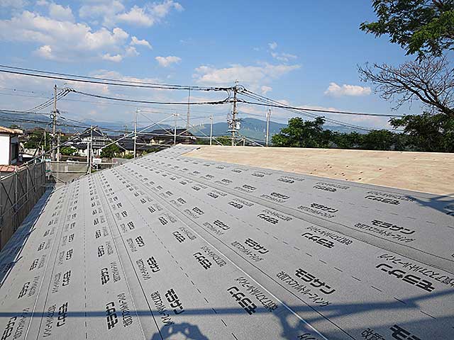 屋根ルーフィング貼り