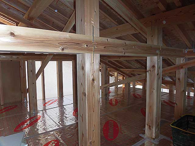 小屋裏 かすがい両面打ち